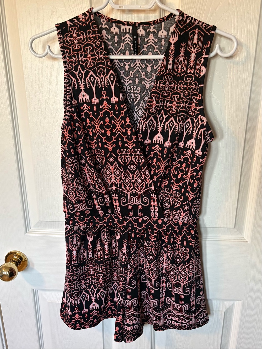 Geometric Tribal Print Romper Black Pink V-Neck Sleeveless Boho Festival - Picture 2 of 6